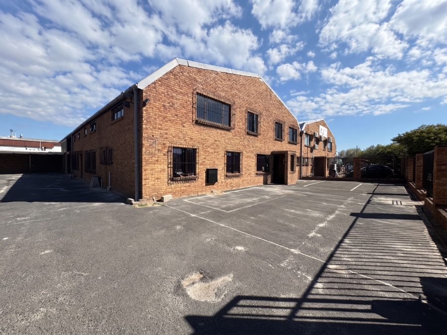 To Let Commercial Property for Rent in Montague Gardens Western Cape